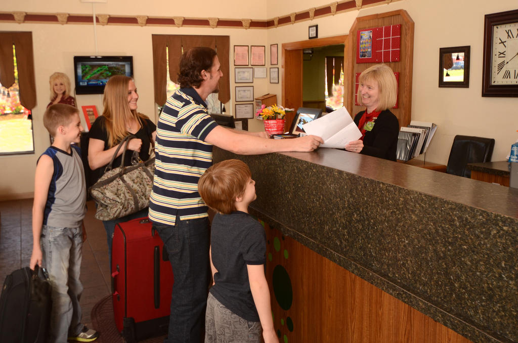 Days Inn By Wyndham Pigeon Forge South Ngoại thất bức ảnh